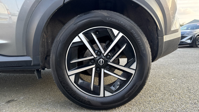 Nissan Juke 1.0 DiG-T N-Connecta 5dr Petrol Hatchback